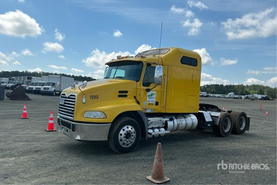 2014 Mack CXU613 6x4 Cabeza Tractora Cabina Dormitorio