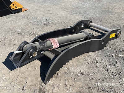 2025 Dynamic 200 71 in Hydraulic Excavator Thumb (Unused)