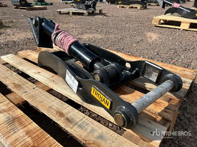 2025 Trojan 12 in Hydraulic Excavator Thumb - Fits 40mm Pins (Unused)