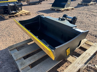 2025 Trojan 42 in Q/C Hydraulic Tilting Godet de pelleteuse (Unused)