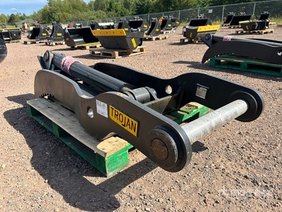 2025 Trojan 23 in Hydraulic Excavator Thumb - Fits 80mm Pins (Unused)