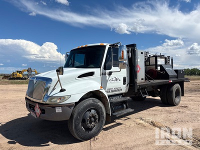 2005 International 4400 4x2 Fuel and Lube Truck