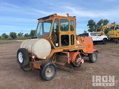 1992 Broce RJ300 Self-Propelled Broom
