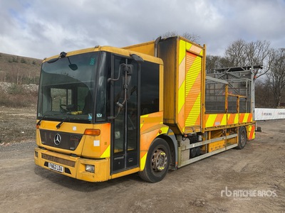 2012 Mercedes-Benz Econic 4x2 18 Ton Impact Protection Vehicle. Camión Caja Abierta