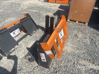 2025 ARTEER PF-42L 42 in Skid Steer Forks (Unused)
