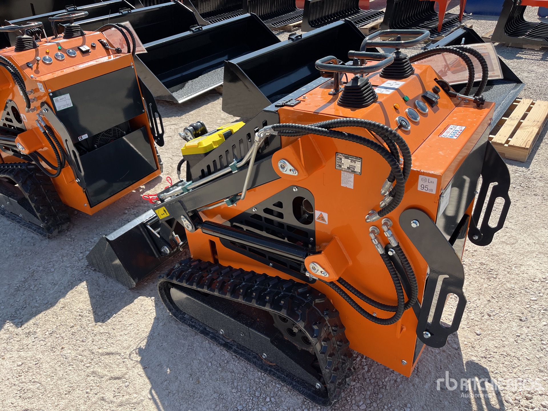 2025 ARTEER QB-480 Ride on Compact Track Loader (Unused)