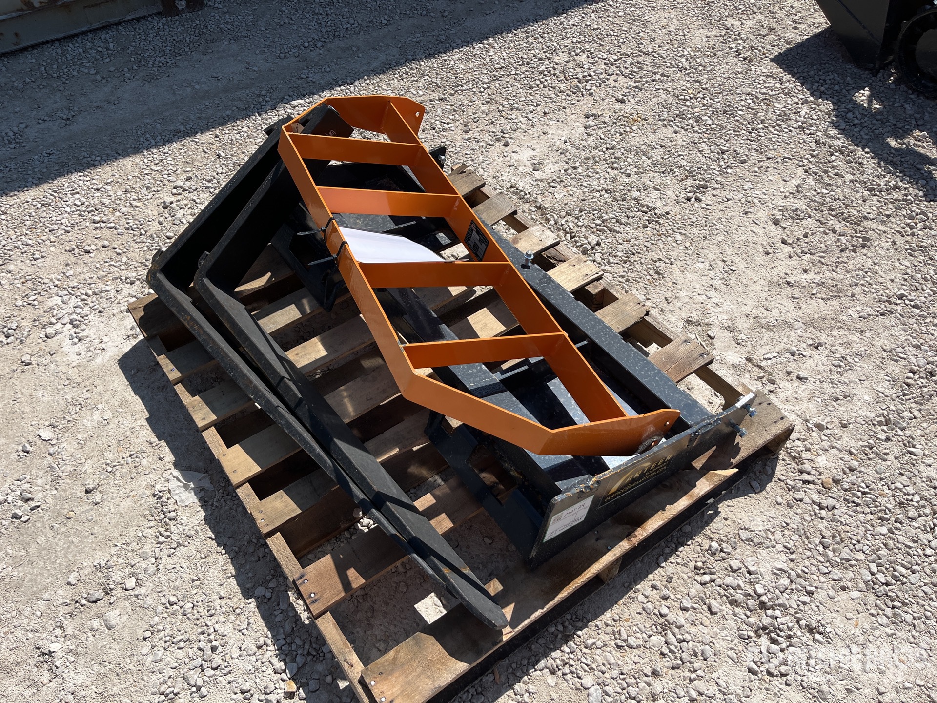 2025 ARTEER PF-42L 42 in Skid Steer Forks (Unused)