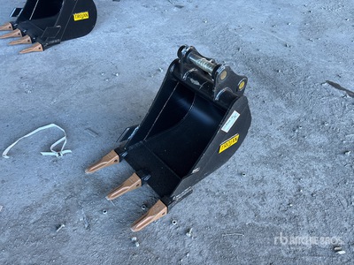 2025 Trojan 35 18 in Digging エクスカベーター用バケット (Unused)