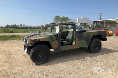 1997 AM General M1097A2 HMMWV 2 Door w/Truck Body