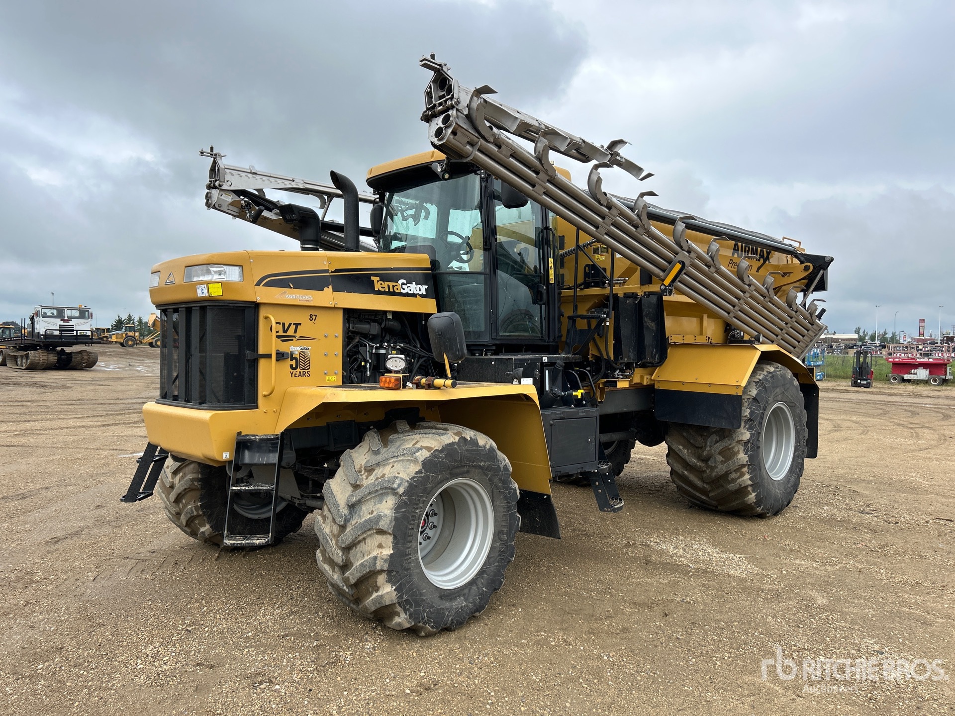 2023 Terra-Gator 8400C 44 ft Air Boom 4x2 Floater Self-Propelled Fertilizer Spreader
