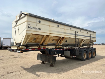 2015 Meridian Seed Express 1260 32 ft Tri/A Belly Dump Tender Trailer