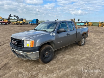 2013 GMC Sierra 1500 4x2 Extended Cab Pickup