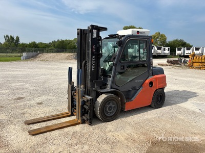 2019 Toyota 8FD40U 7350 lb Pneumatic Tire Carrelli Elevatori
