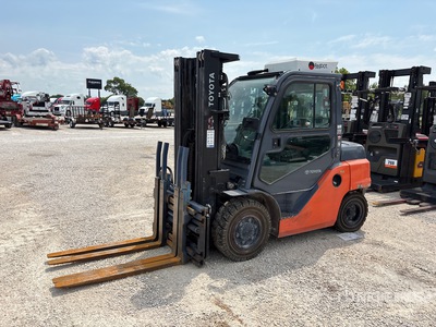 2020 Toyota 8FD40U Pneumatic Tire Carrelli Elevatori