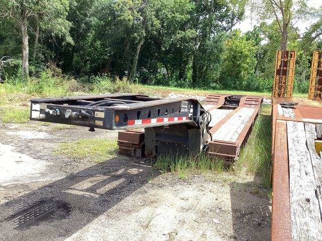 2006 Trail King TK110HDG-533 Tri/A Removable Gooseneck Lowboy Trailer