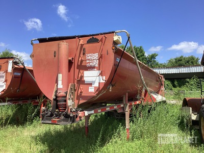 2008 Clement 28 ft Tri/A Frameless Tipping Trailer