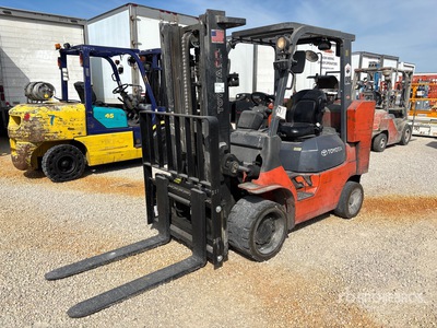 2005 Toyota 7FGCU45 10000 lb Cushion Tire Montacargas