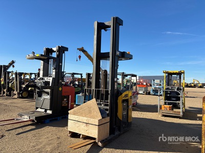 1997 Cat NR4000 4000 lb Stoccatore