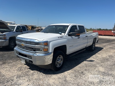 2015 Chevrolet 2500 HD 4x2 Crew Cab Pickup