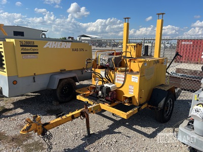 2011 LeeBoy 250T S/A Remolque calentador