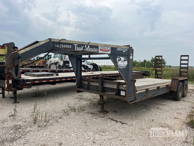 2008 (unverified) Heil Utility 20 ft T/A Gooseneck Equipment Trailer