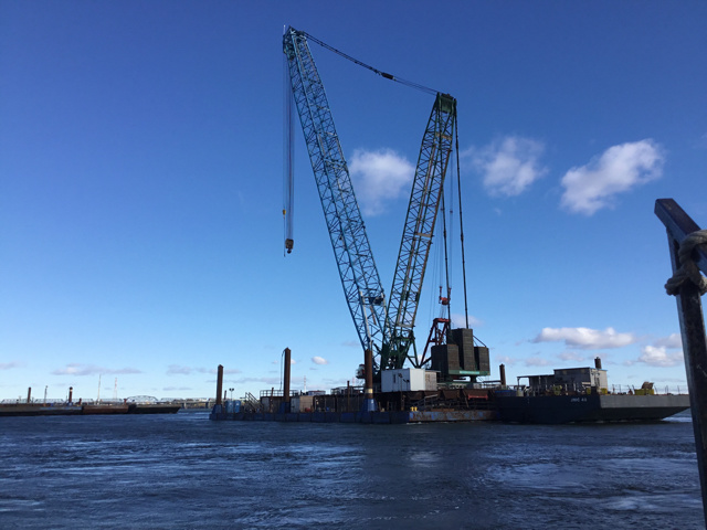 1996 Manitowoc M250-S2 1300 Ton Ringer Crane