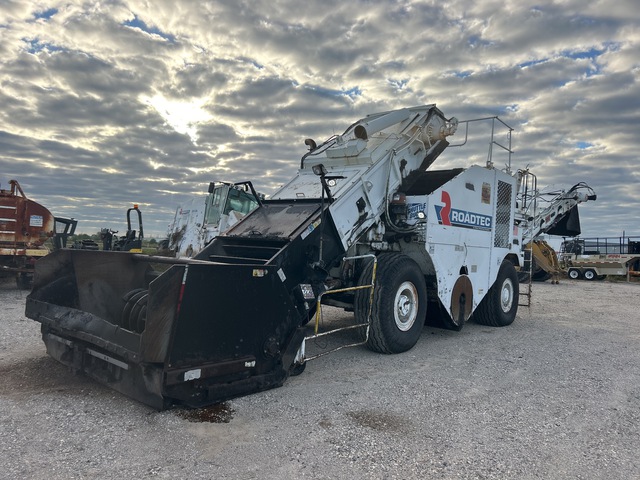 Roadtec SB-2500E Wheel Asphalt Transfer Machine Roadtec SB-2500E Wheel Asphalt Transfer Machine