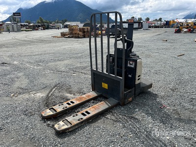 2013 Crown PE4500-60 6000 lb Electric Transpalette