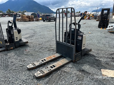2013 Crown PE4500-60 6000 lb Electric Transpalette