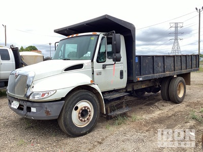2005 International 4300 4x2 S/A Dump Truck