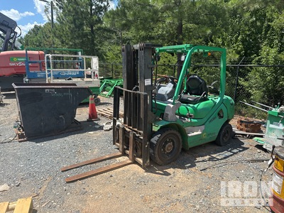 2011 Komatsu FG25T-16 Cushion Tire フォークリフト (Inoperable)
