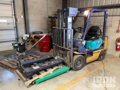 1999 Komatsu FG15HC-16 2850 lb Pneumatic Tire フォークリフト
