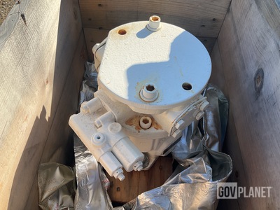 (1) R902506053 Variable Axial Piston Pump & (1) 02407763 Hydraulic Pump