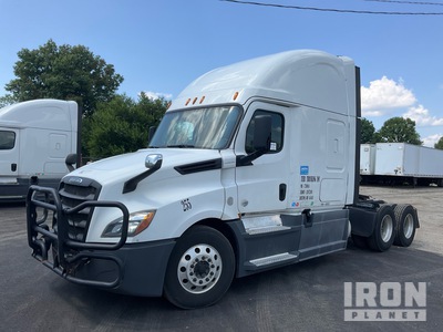 2018 Freightliner Cascadia 126 6x4 T/A Sleeper Truck Tractor