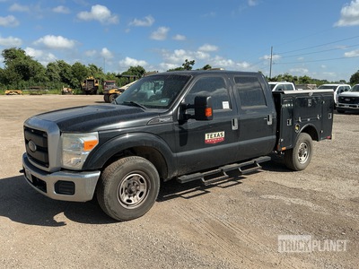 2015 Ford F-250 Super Duty XL 4x2 Crew Cab Utility Truck