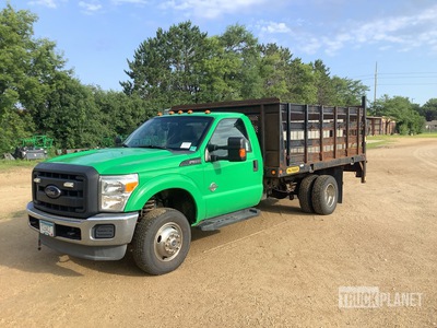 2014 Ford F-350 XL 4x4 Flatbed Truck
