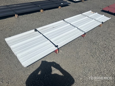 Quantity of (50) 2025 Kit Containers 12 ft Metal Roofing Varios metales (Unused)