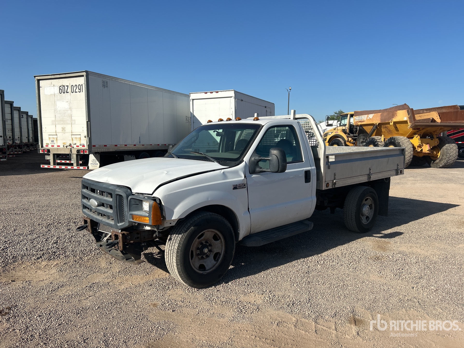 2006 Ford F-350 XL 4x2 Flatbed Truck