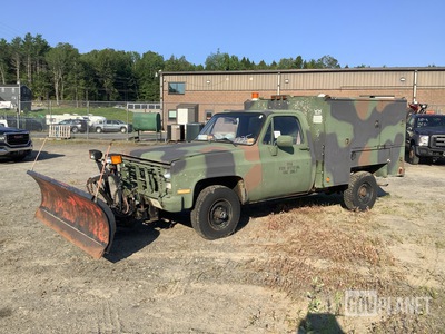 1986 Chevrolet D30 4x4 Snow Plow Truck