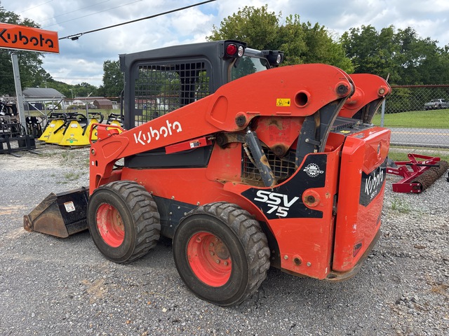 MINI CARGADOR SOBRE RUEDAS 2023 KUBOTA SSV75P