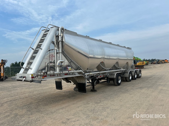 2022 MAC 2000 cft Quad/A Pneumatic Bulk Trailer for Sale in ON