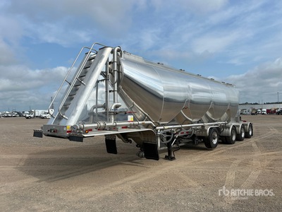 2022 MAC 2000 cft Quad/A Pneumatic Bulk Trailer