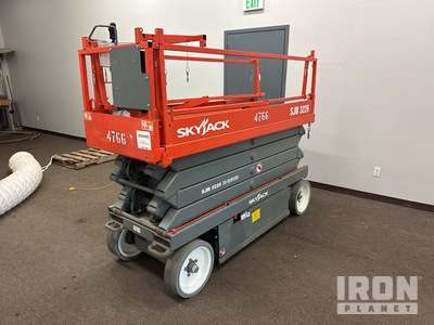 2013 Skyjack SJ III 3226 Electric Elevador de tijera (Inoperable)