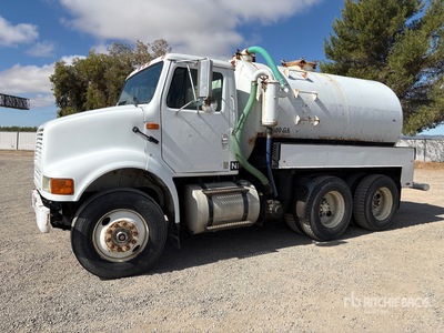 1993 International 8100 Vacuum Excavator Truck