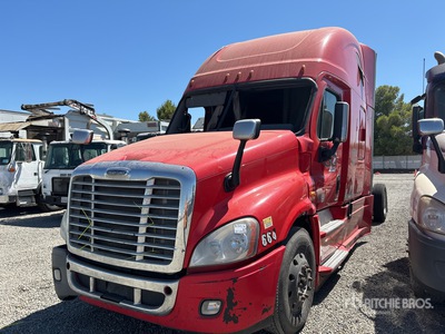 2016 Freightliner Cascadia 125 6x4 T/A Sleeper Truck Tractor (Inoperable)