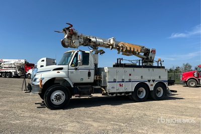 Terex Commander on 2006 International 7400 6x4 Digger Derrick Truck