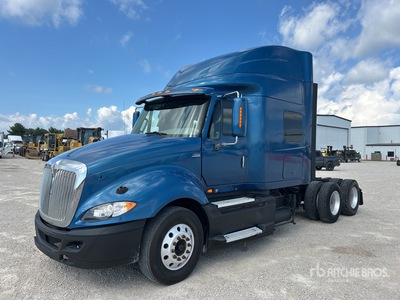 2013 International ProStar+ 122 6x4 Cabeza Tractora Cabina Dormitorio