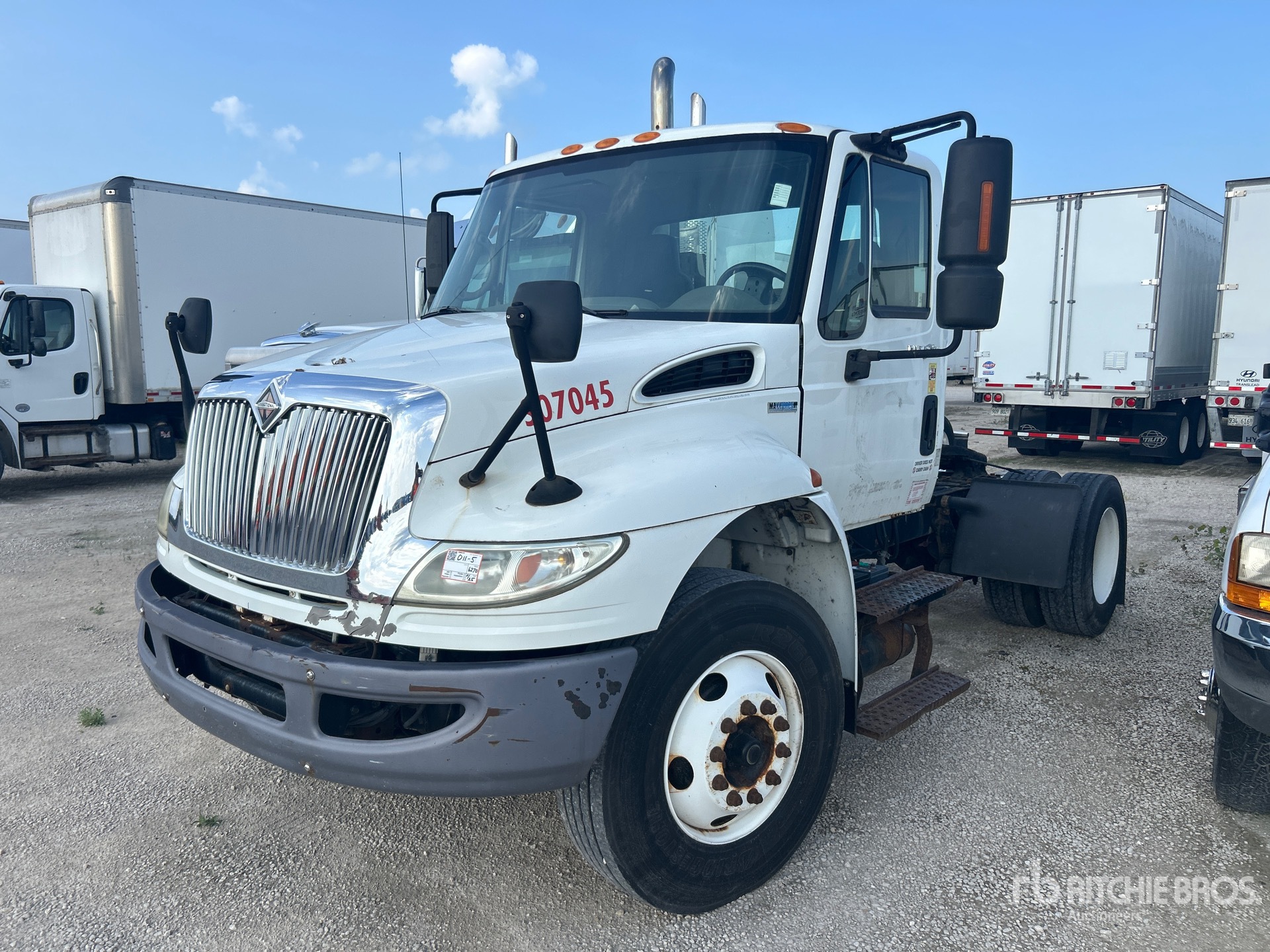 2008 International 4400 S/A Day Cab Truck Tractor