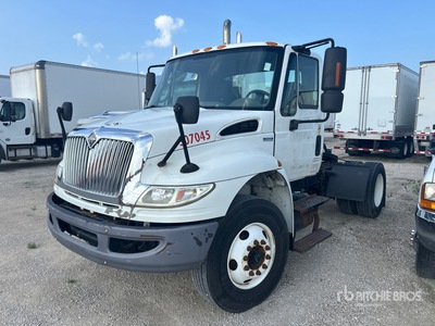 2008 International 4400 S/A Day Cab Truck Tractor