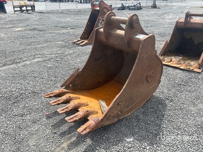 37 in Digging Excavator Bucket